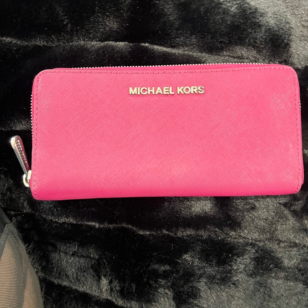 Michael koors wallet
